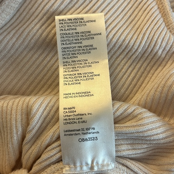 Anthropologie top with lace sleeves - Picture 5 of 5